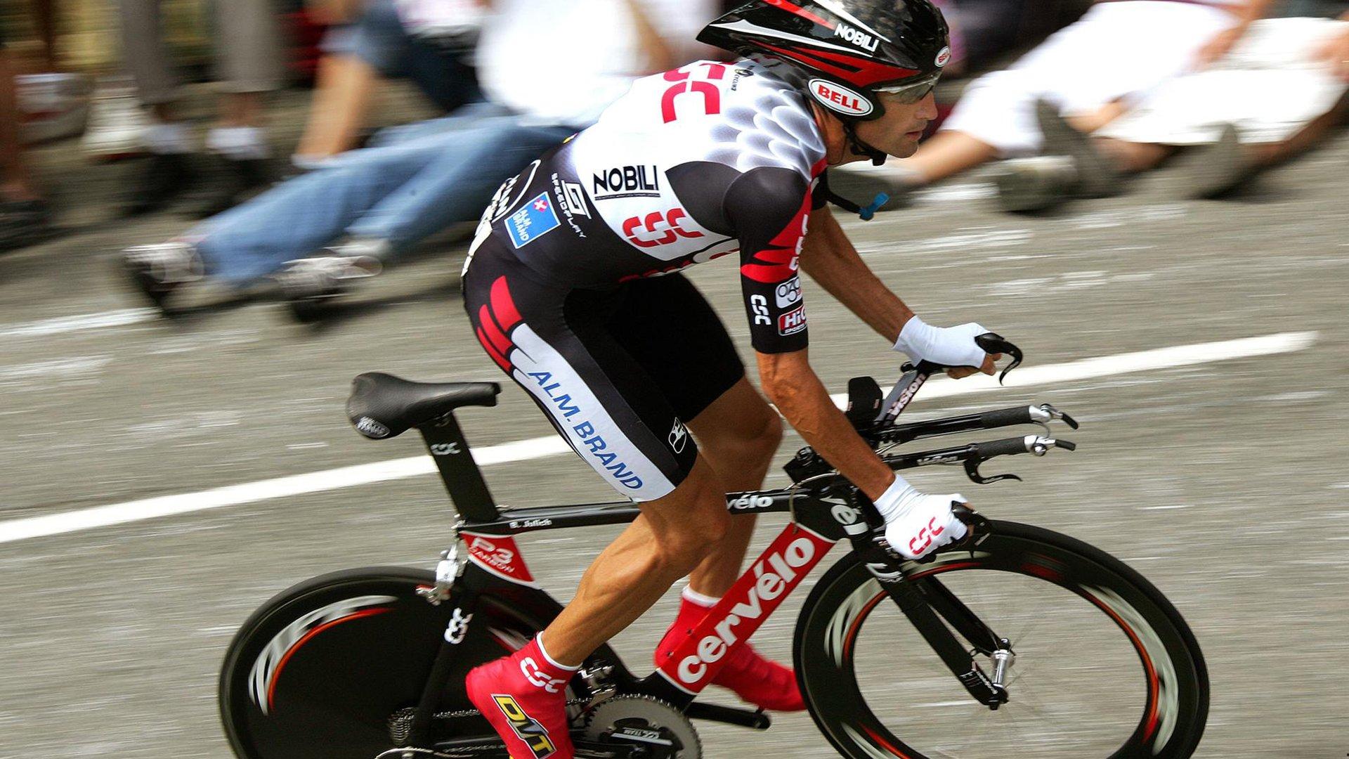 阿尔卡拉斯横扫对手晋级美网八强 新生代巨星闪耀法拉盛公园