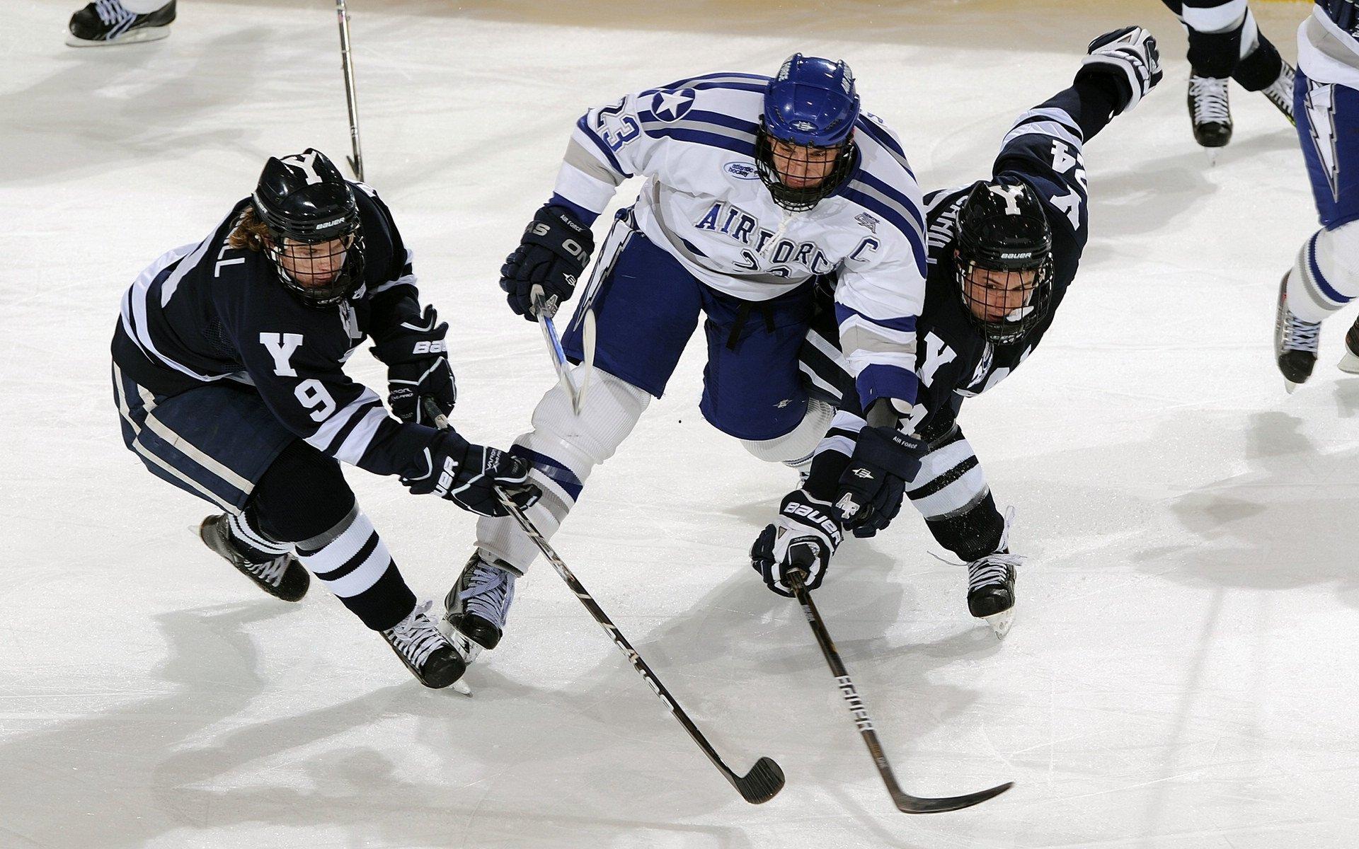 中国冰壶队世锦赛首战告捷 年轻阵容展现强劲实力